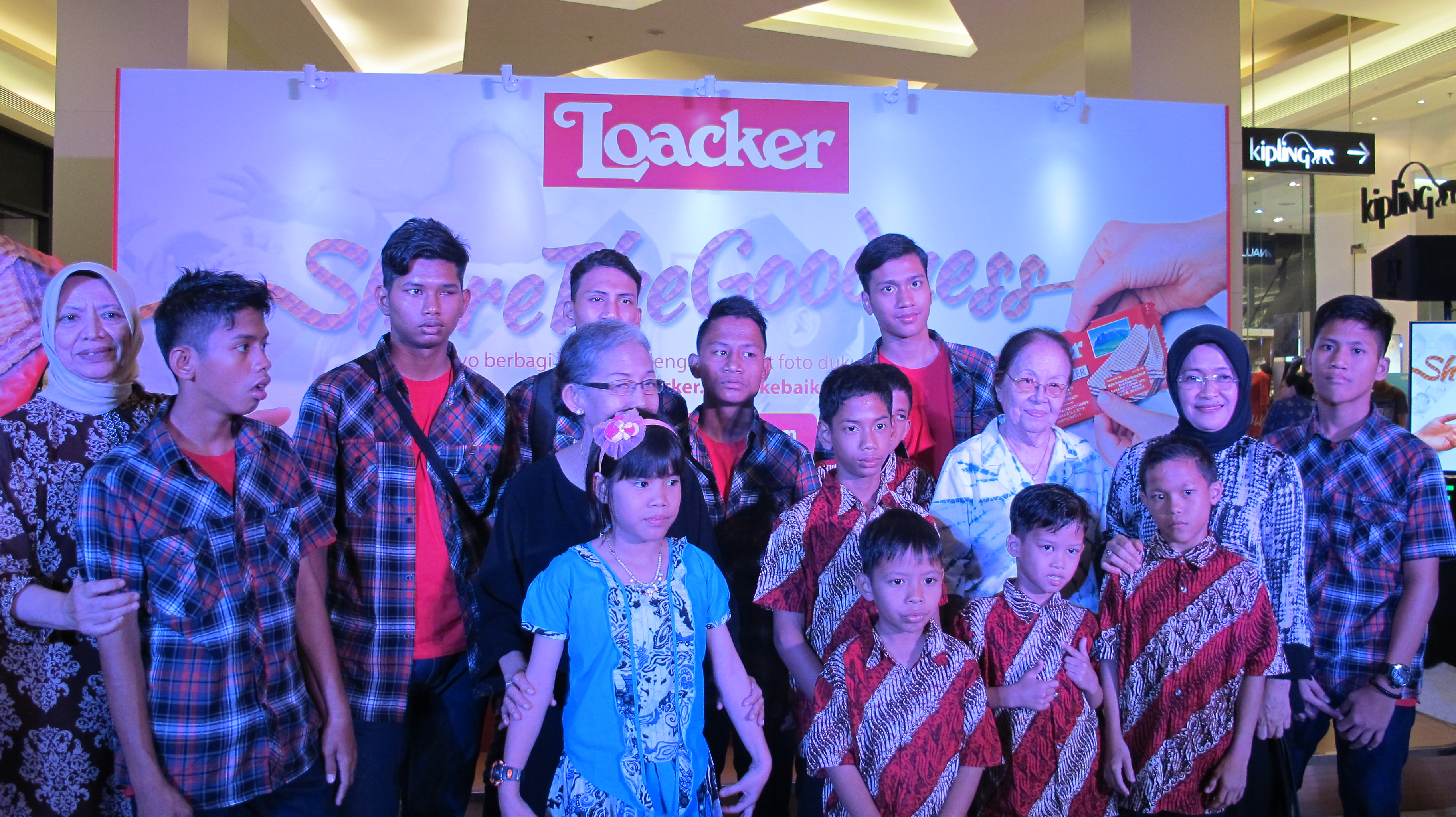 SHARE THE GOODNESS FROM LOACKER TO SAYAP IBU JAKARTA